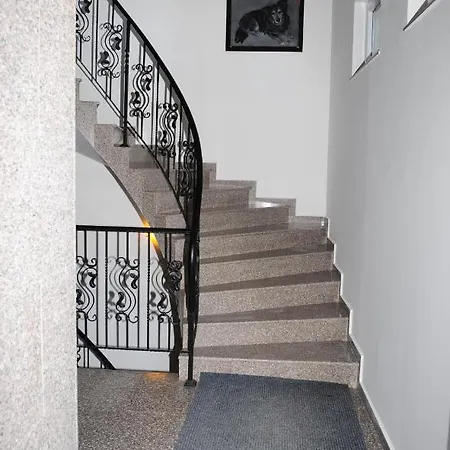 студия давидов Davidoff- под наем Апартаменты